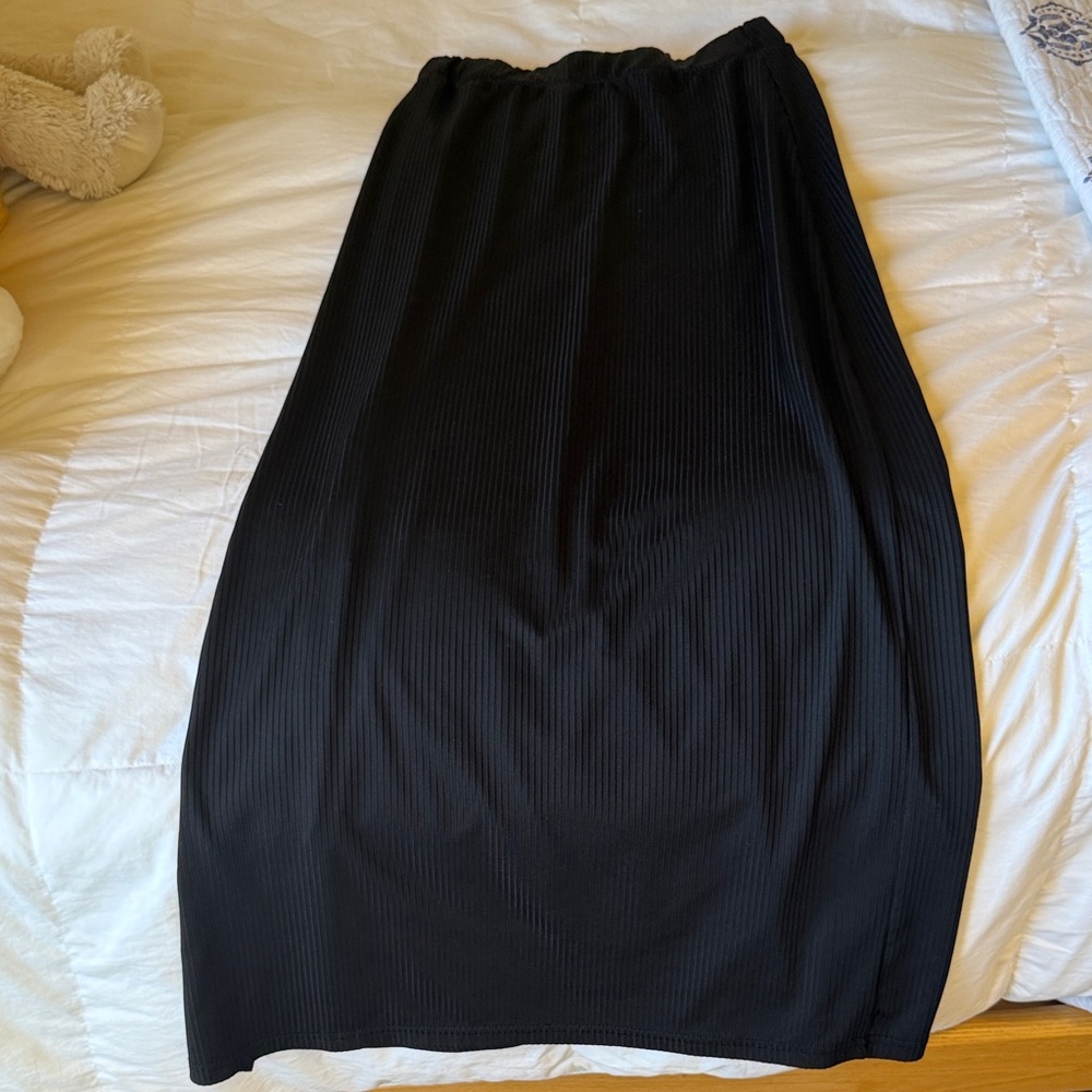 Black Ribbed Midi Skirt - Women